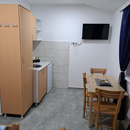 Libero Apartmani Surčin Extérieur photo