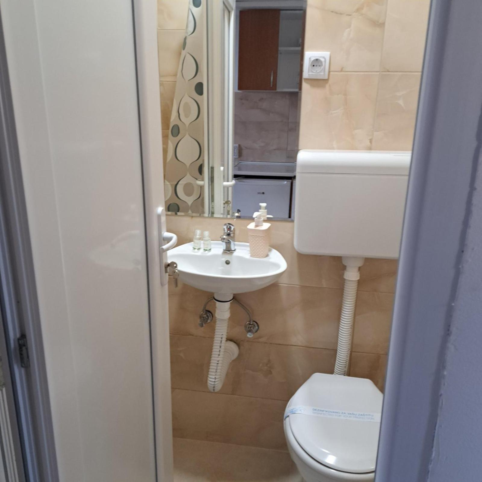 Libero Apartmani Surčin Chambre photo